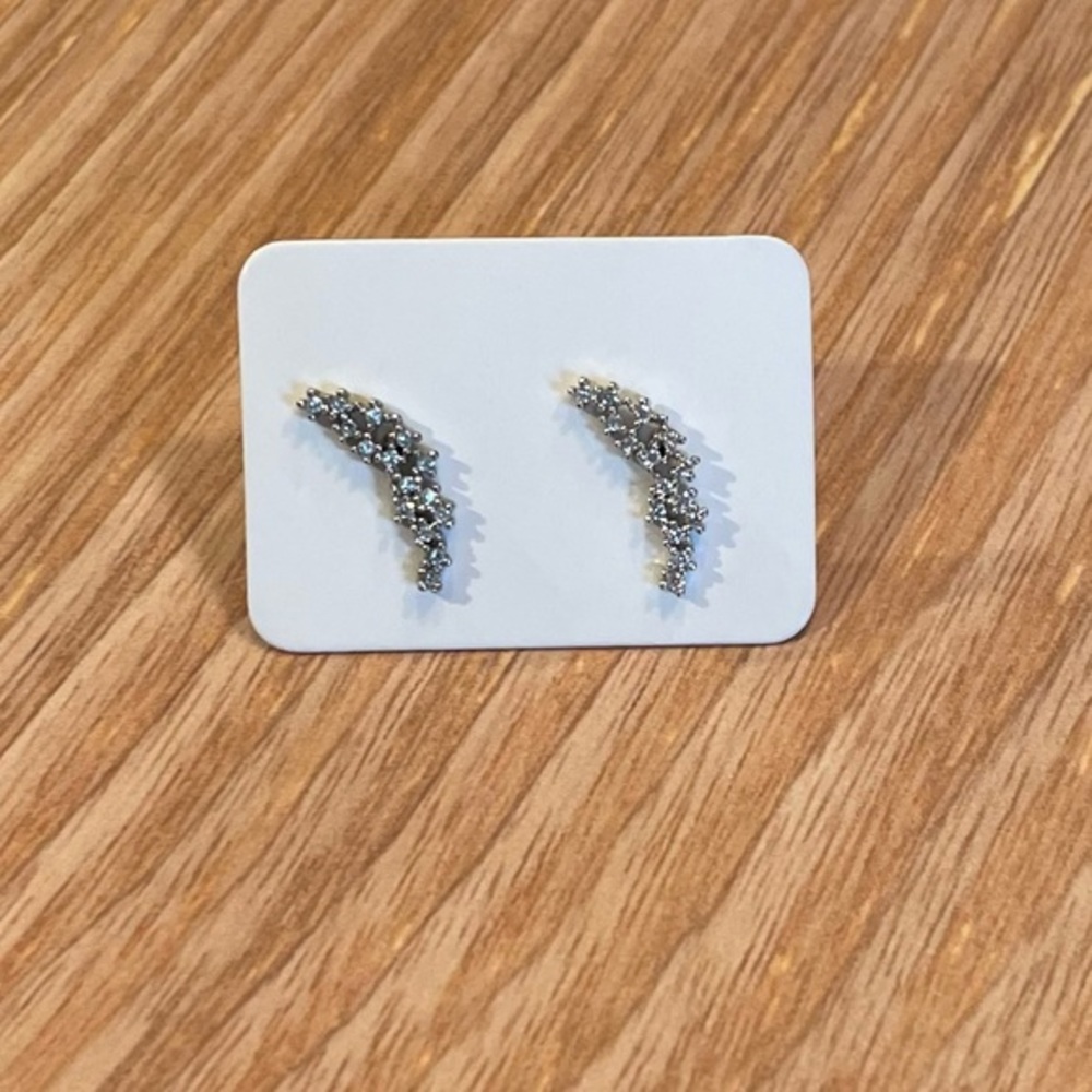 Sparkly crescent earrings - Picture 2 of 2